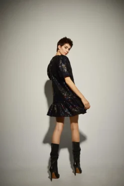 Vestido com mini lantejoulas