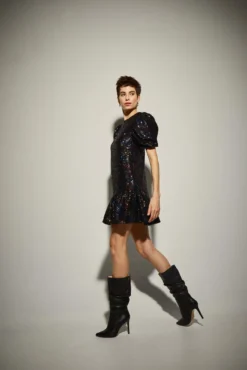 Vestido com mini lantejoulas