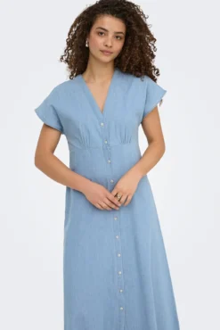 Vestido comprido abotoado