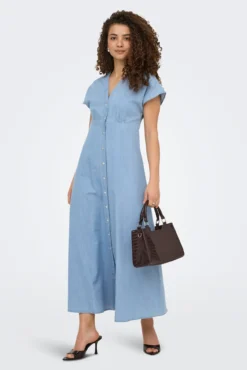 Vestido comprido abotoado