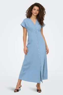 Vestido comprido abotoado