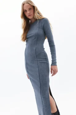 Vestido comprido com abertura
