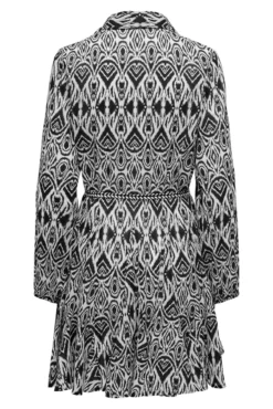 Vestido curto camiseiro