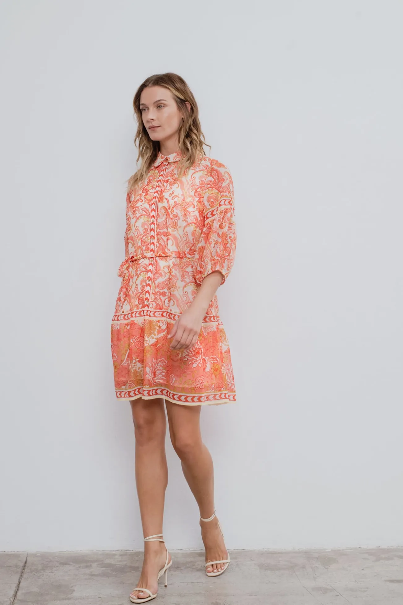 Vestido curto camiseiro
