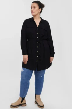 Vestido curto camiseiro cintura subida