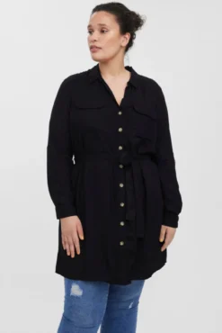 Vestido curto camiseiro cintura subida