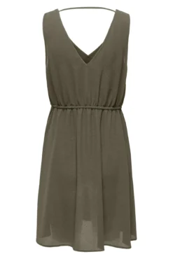 Vestido curto com alças largas