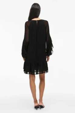 Vestido curto com babados