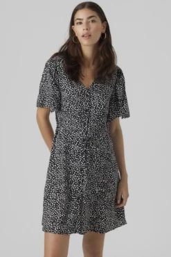 Vestido curto com botões