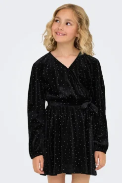 Vestido curto com brilhantes