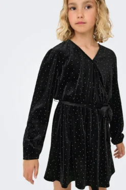 Vestido curto com brilhantes