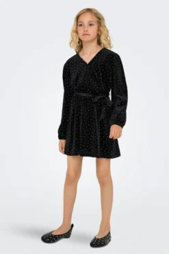 Vestido curto com brilhantes