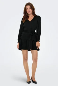 Vestido curto com cinto