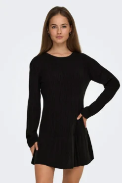 Vestido curto com folho