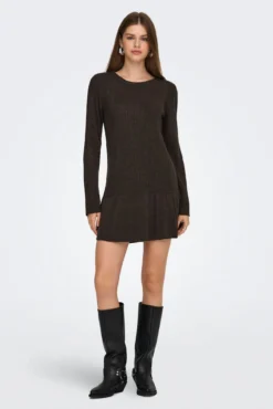 Vestido curto com folho