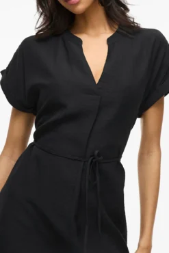 Vestido curto com gola mao e viscose