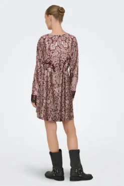Vestido curto de cetim