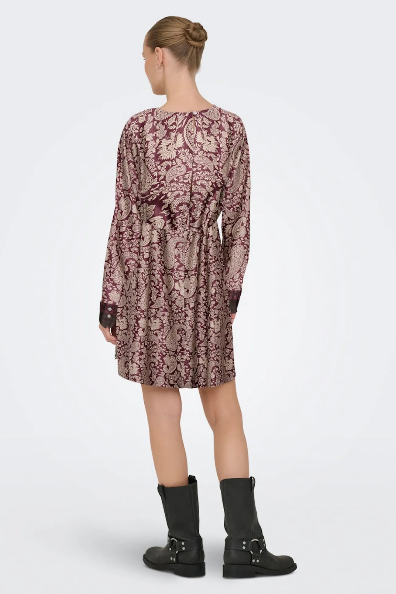 Vestido curto de cetim