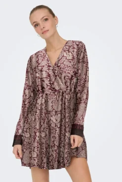Vestido curto de cetim