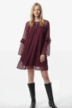 Vestido curto de chiffon com babados