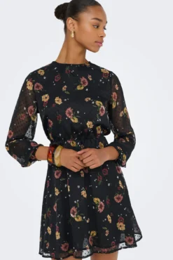 Vestido curto de chiffon com estampa floral
