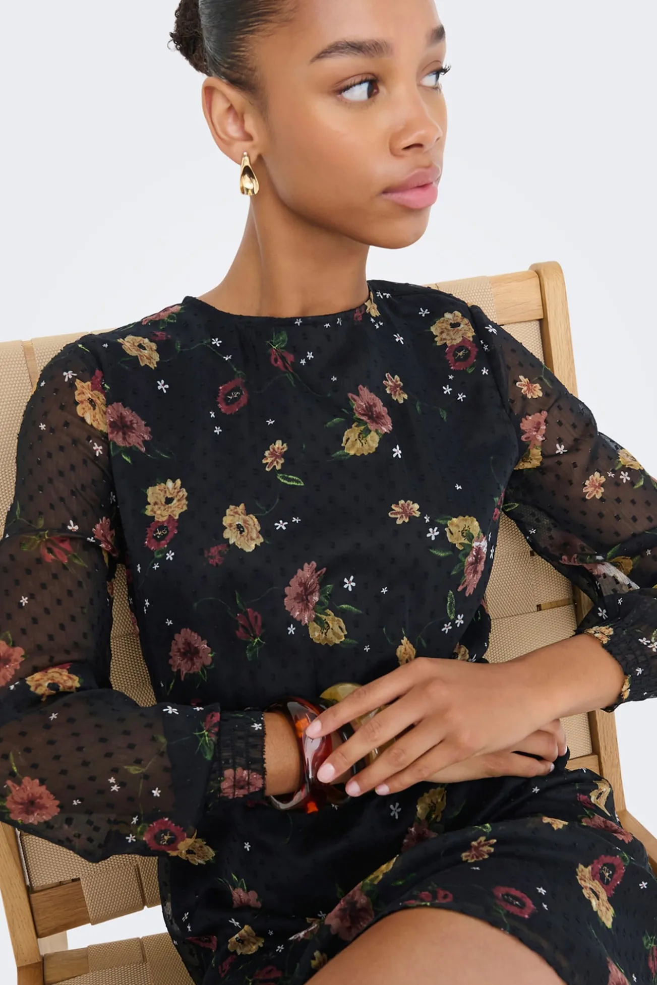 Vestido curto de chiffon com estampa floral