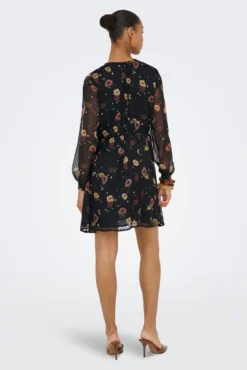 Vestido curto de chiffon com estampa floral