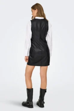 Vestido curto de couro vegano