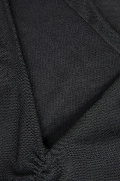 Vestido curto de malha forrado de mulher