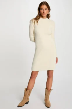 Vestido curto de malha justa