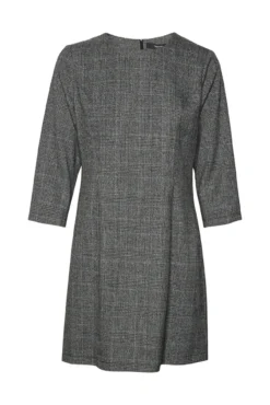 Vestido curto de manga 3/4