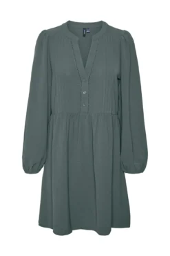 Vestido curto de manga comprida