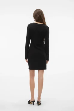 Vestido curto de manga comprida