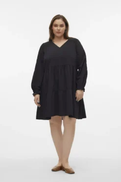 Vestido curto de tamanho grande