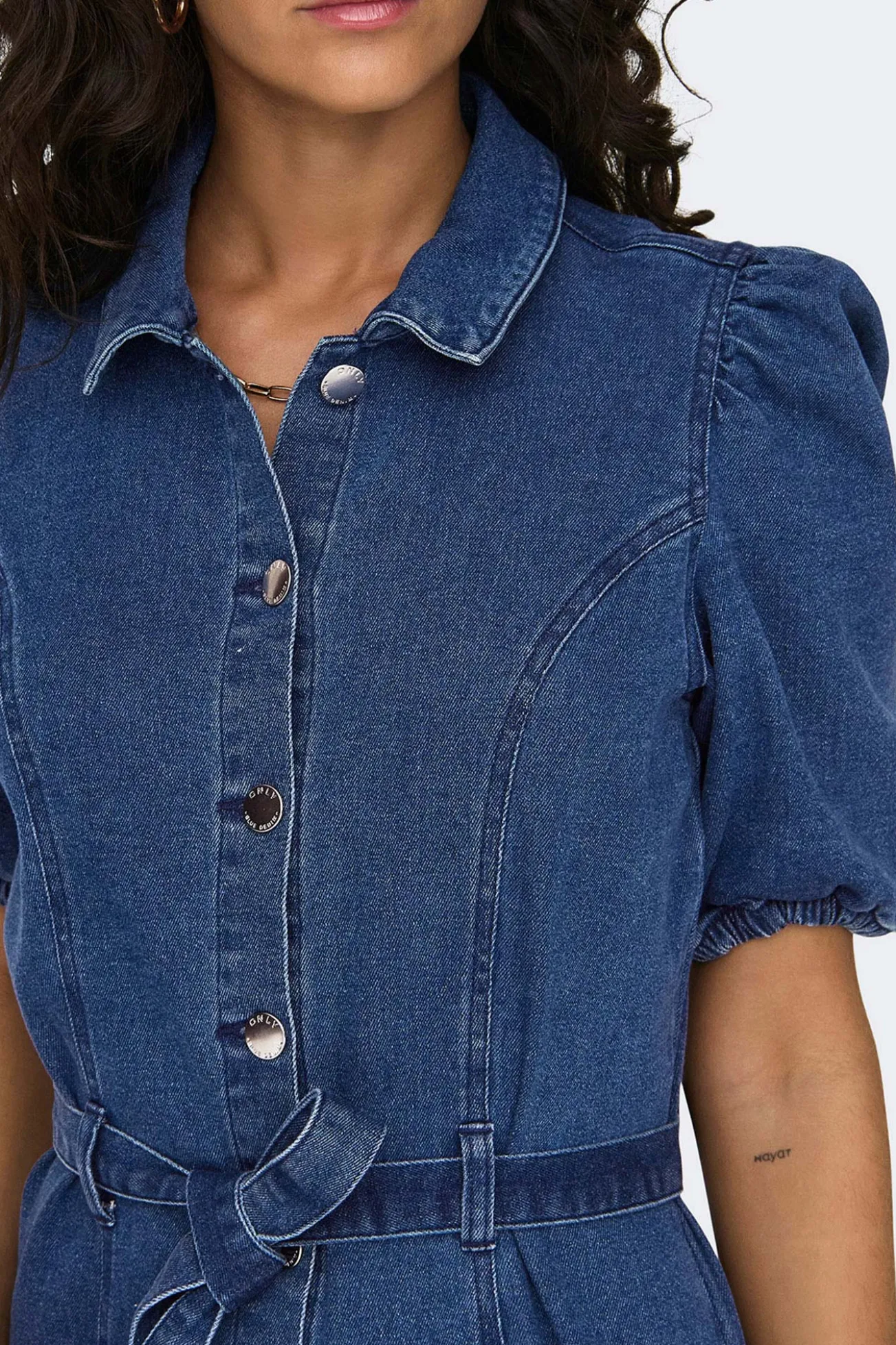 Vestido curto em denim