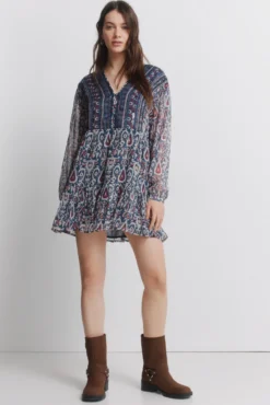 Vestido curto em gaze com lantejoulas