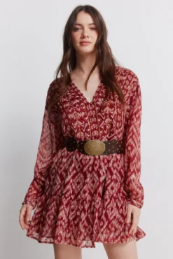 Vestido curto em gaze com lantejoulas