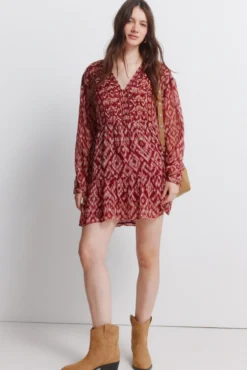 Vestido curto em gaze com lantejoulas