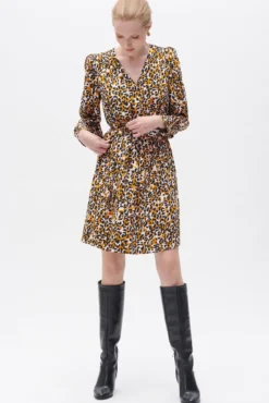 Vestido curto estampado leopardo
