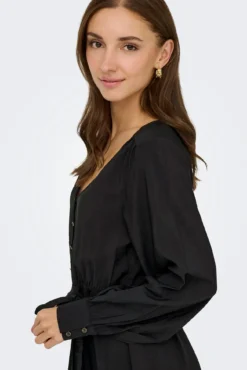 Vestido curto esvoaçante