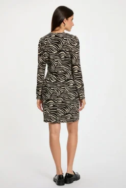 Vestido curto justo