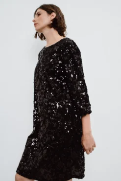 Vestido curto lantejoulas