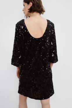 Vestido curto lantejoulas