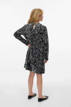 Vestido curto lantejoulas
