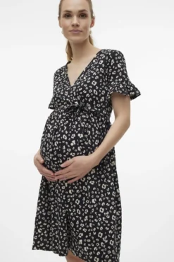 Vestido curto maternity e amamentação
