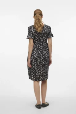 Vestido curto maternity e amamentação