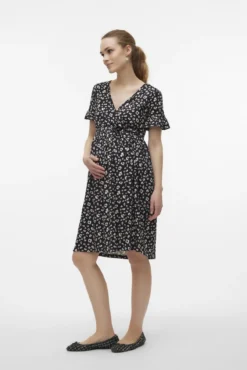 Vestido curto maternity e amamentação