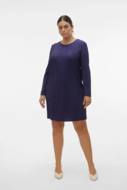 Vestido curto plissado de tamanho grande