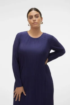 Vestido curto plissado de tamanho grande