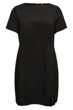 Vestido curto plus size